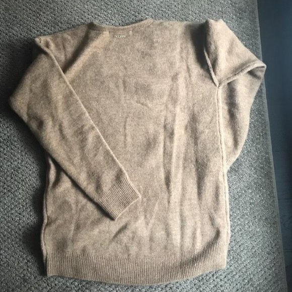 Long Sleeved V-neck Wool Sweater from Guess - Picture 2 of 2